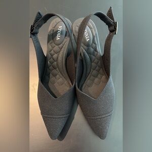 NWOT Vivaia Pointed toe Slingbacks in size 39 - NO BOX